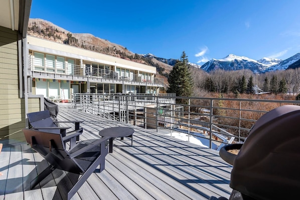 Muscatel 20 by Curate Telluride