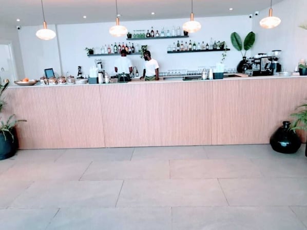 Bar (in der Unterkunft)