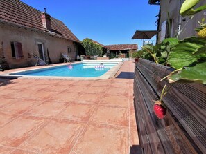 piscine partagée avec l'hôte et les autres occpants du Refuge