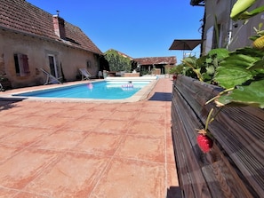 piscine partagée avec l'hôte et les autres occpants du Refuge