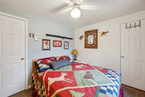 Indoors, Lamp, Bed, Furniture, Appliance