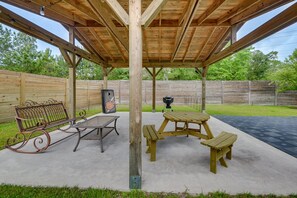 Covered party deck! Grill, games and more!