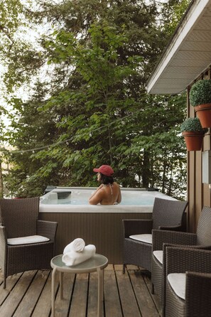 Bain à remous extérieur