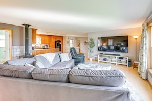 Living Room | Smart TV | Free WiFi | 1st Floor