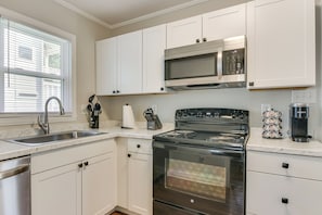 Kitchen | Central A/C & Heat | Keurig Single-Serve Coffee Maker