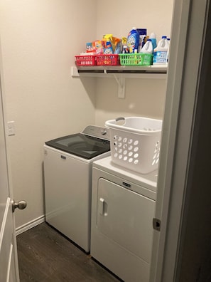 Full size washer/Dryer