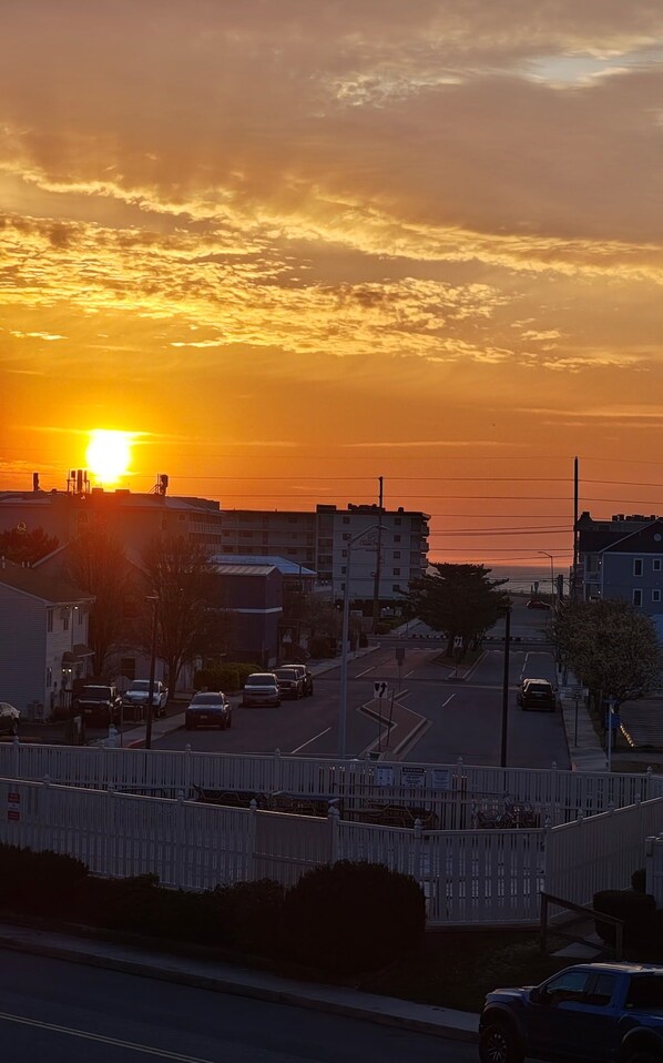 catch the beautiful sunrises