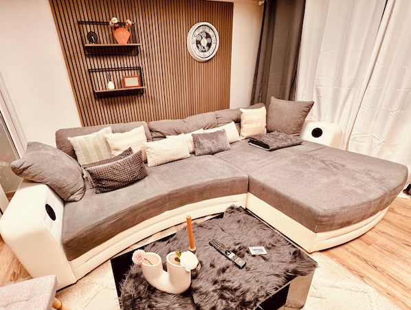 Großes Sofa