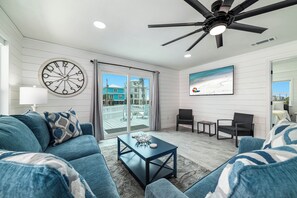 Newly renovated interior!