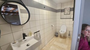 Toilette indépendante au rdc