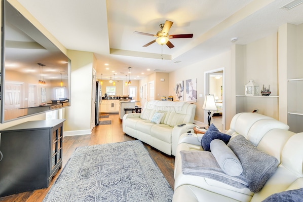 Sarasota Vacation Rental | 3BR | 2BA | 1,487 Sq Ft | Step-Free Access