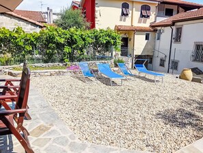 Outdoor Furniture, Furniture, Flowerpot, Chair, Flagstone, Houseplant, Shade, Backyard, Yard, Garden