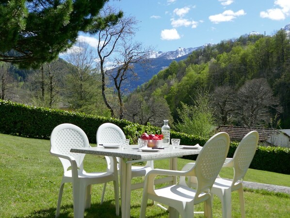 Furniture, Outdoor Furniture, Chair, Outdoor Table, Table, Garden, Shade, Lawn, Patio, Yard