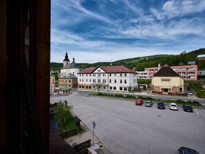 Gebäude, Fenster, \"Stadt, Stadt, Wohngebiet, Stadtgebiet, Nachbarschaft, Dach, Haus, Menschliche Siedlung