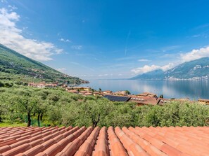 Mountainous Landforms, Mountain, Hill, Mountain Range, Highland, Coastal And Oceanic Landforms, Cloud, Coast, Hill Station, Sea