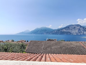 Sky, Blue, Mountainous Landforms, Mountain, Hill, Horizon, Coastal And Oceanic Landforms, Sea, Mountain Range, Coast
