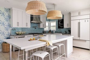 Large Kitchen w/ Dining