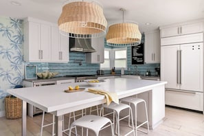 Large Kitchen w/ Dining