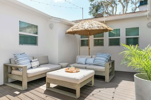Outdoor Private Yard with Lounge Seating