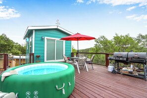 Enjoy a relaxing evening under the stars in the hot tub
