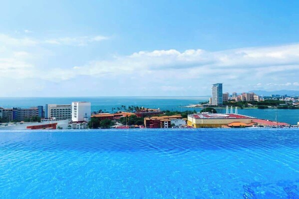 Zoho building is one of the most well-known areas, modern building with a great view from the pool and lots of amenities.