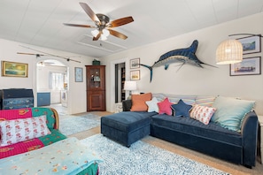 KDN3702: Sportsman Cottage | Living Area