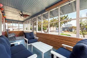 KDN3702: Sportsman Cottage | Screened Porch