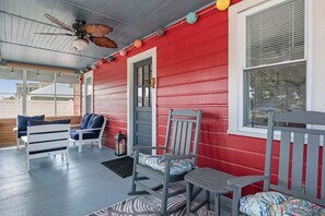 KDN3702: Sportsman Cottage | Screened Porch