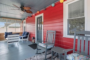 KDN3702: Sportsman Cottage | Screened Porch