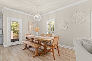 12-web-or-mls-305 Tropical Vreeze Dr019