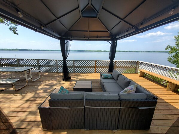 spacious deck and gazebo