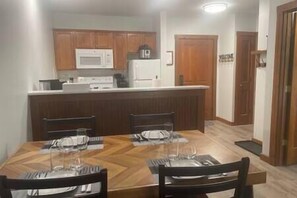 Kitchen & Dining Area