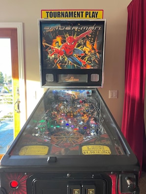 Spiderman pinball machine