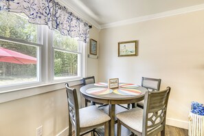 Dining Area | Dishware/Flatware | Trash Bags/Paper Towels