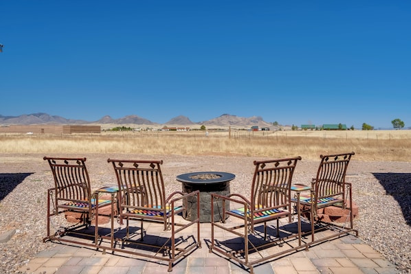 Elgin Vacation Rental | 2BR | 1BA | 1,200 Sq Ft | Step-Free Access