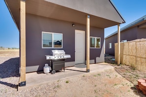 Private Patio | Gas Grill