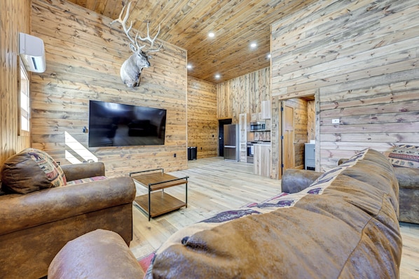 Tomahawk Vacation Rental | 1BR | 1BA | 920 Sq Ft | Step-Free Access