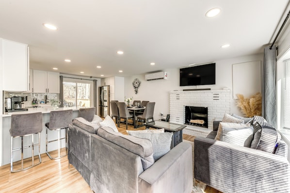 Tobyhanna Vacation Rental | 2BR | 1.5BA | 900 Sq Ft | 6 Steps Required