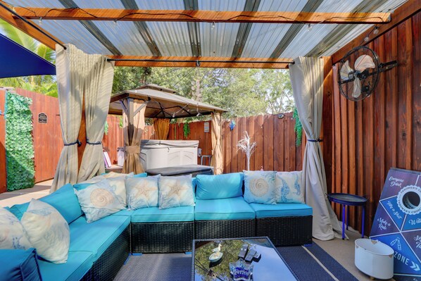 Sarasota Vacation Rental | 1BR | 1BA | 700 Sq Ft | 1 Step to Enter