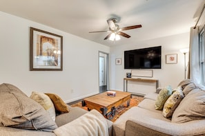 Living Room | Free WiFi