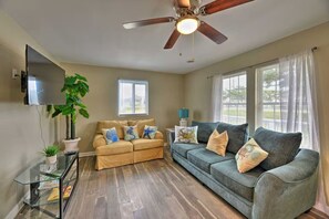 Atlantic Beach Vacation Rental | 2-Story | 4BR | 3BA | 1,520 Sq Ft