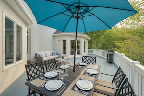 Deck | Outdoor Dining Area | Grill