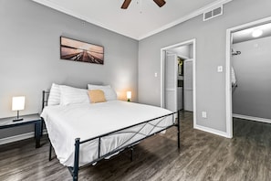 You’ll feel enveloped in warmth in this charming room with its rich wood accents and inviting bed. Wake up refreshed, surrounded by rustic coziness, and enjoy the perfect mix of comfort and natural vibes