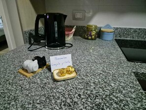 Kaffee und/oder Kaffeemaschine