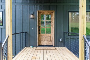 Covered porch entryway