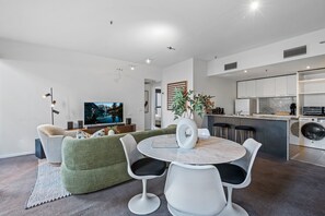 Living Area/Dining Area/Kitchen