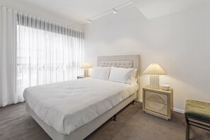 Master Bedroom (with ensuite)