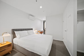 Bedroom 1/Study Nook