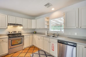 Kitchen | Single-Story House | Self Check-In
