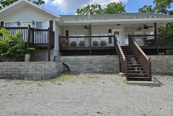 4 Bedroom House, one block from Table Rock Lake.